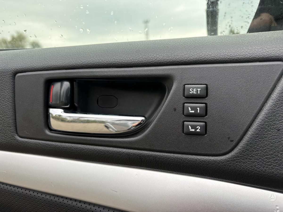 Subaru Outback 2012 — photo 16