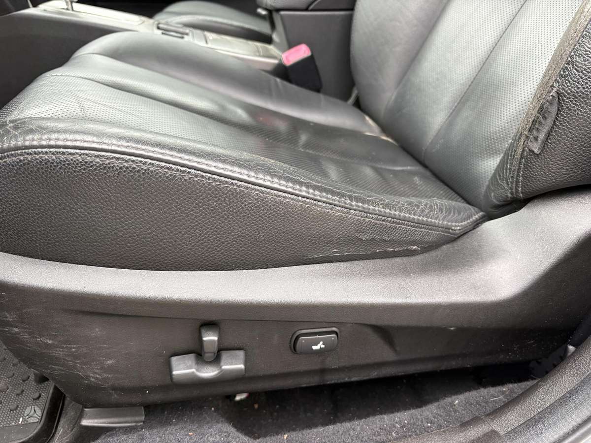 Subaru Outback 2012 — photo 17