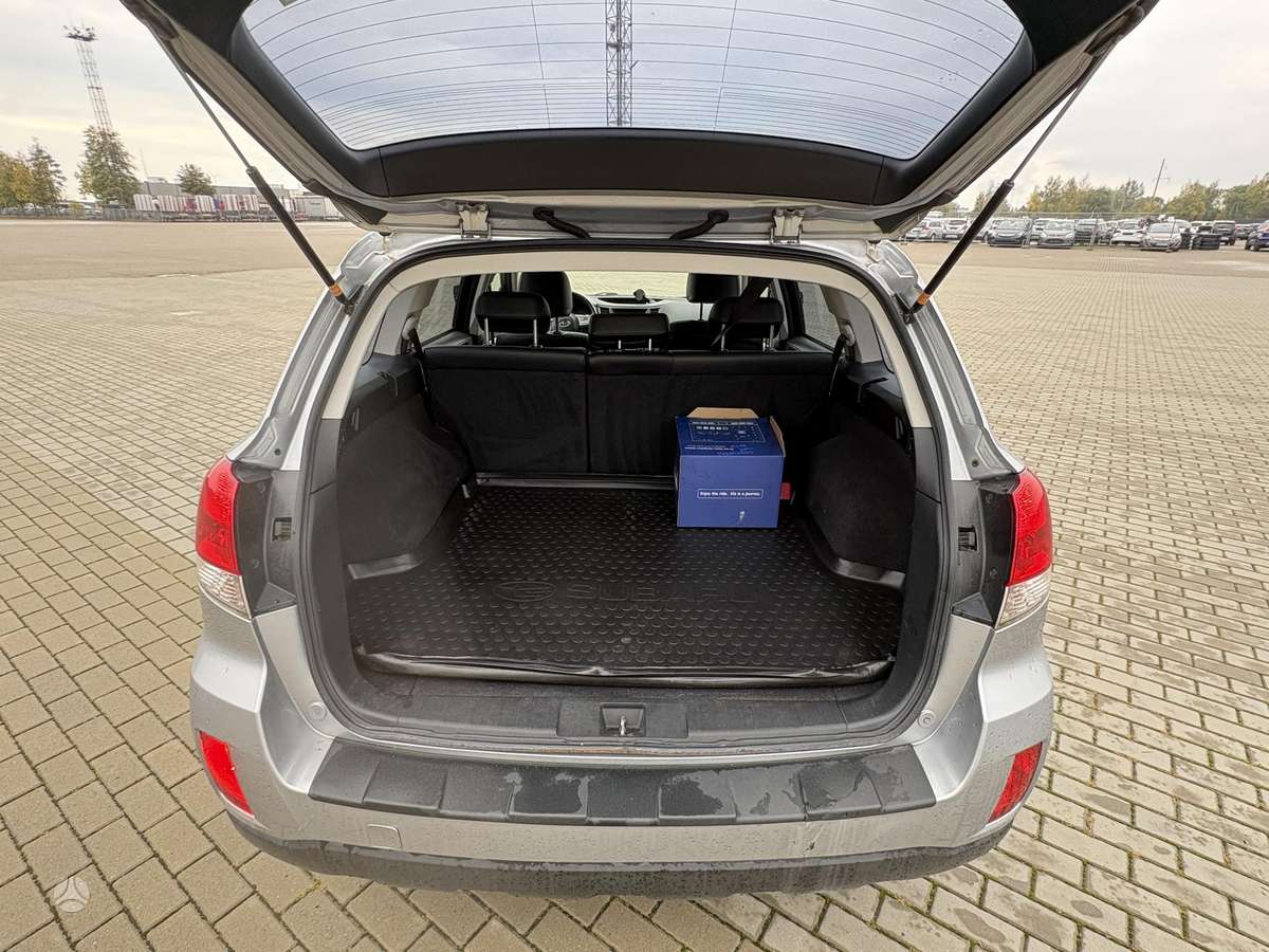 Subaru Outback 2012 — photo 19
