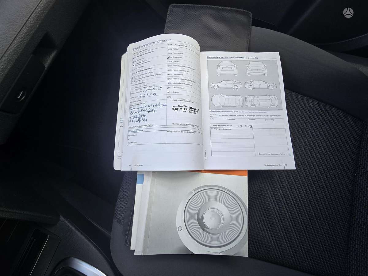 Volkswagen Touran 2012 — photo 26