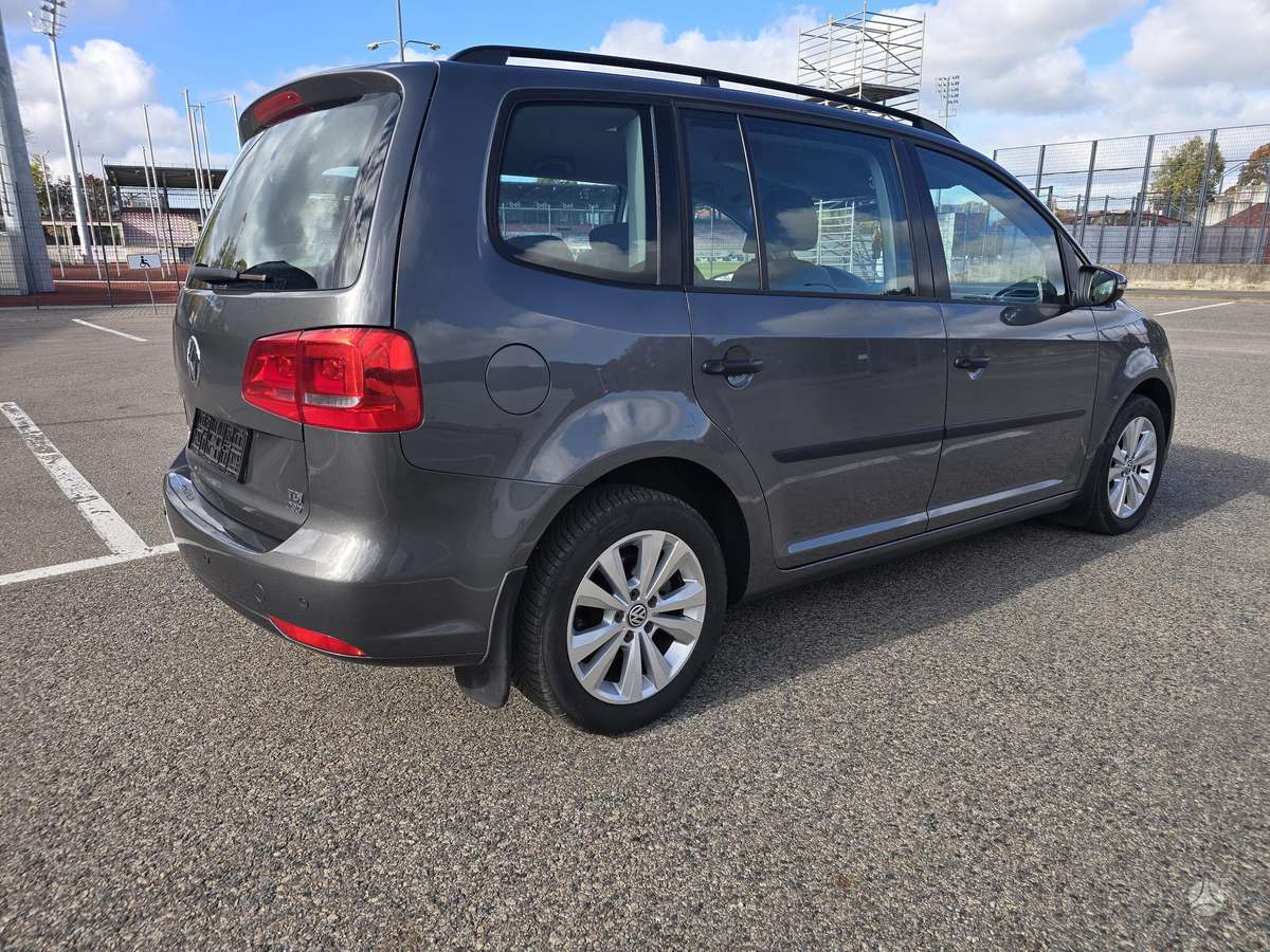 Volkswagen Touran 2012 — photo 5