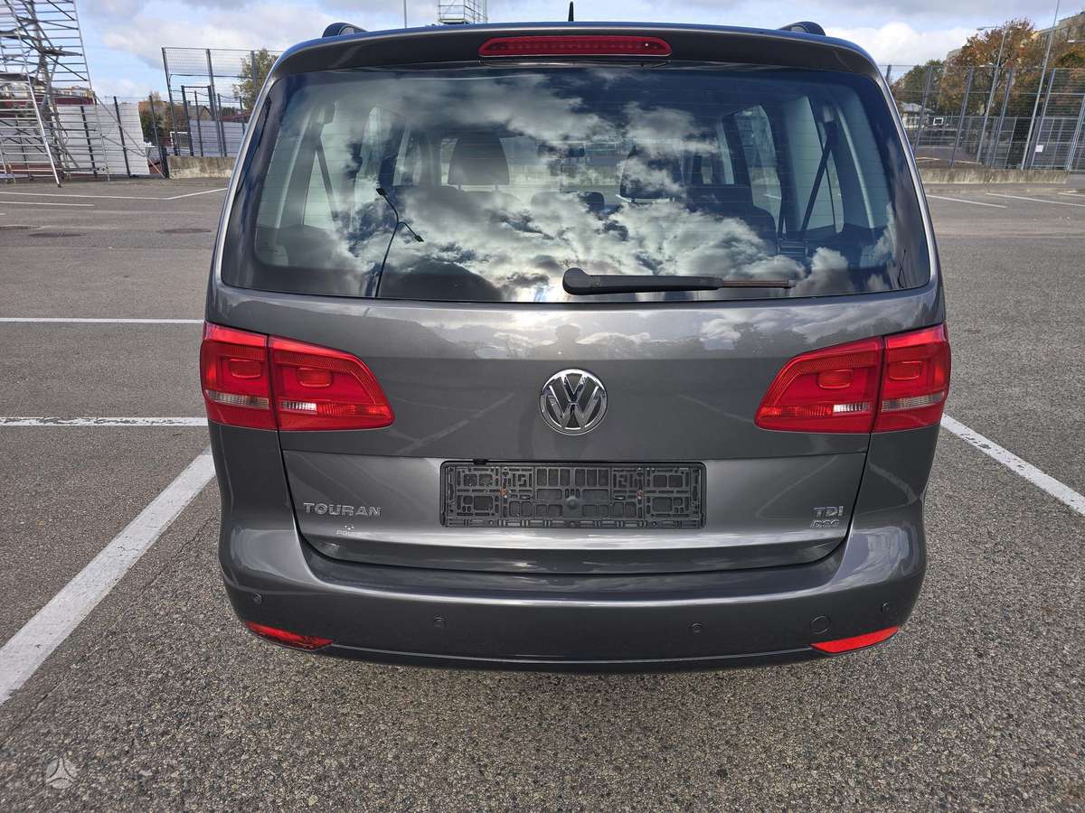 Volkswagen Touran 2012 — photo 6