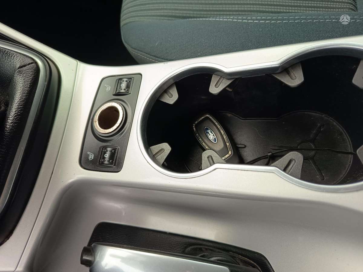 Ford C-MAX 2011 — photo 11