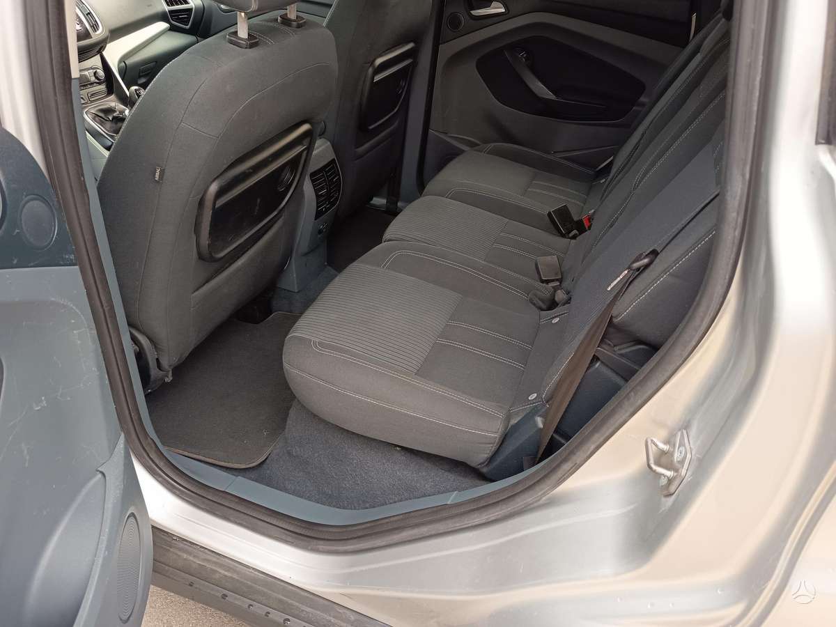 Ford C-MAX 2011 — photo 14