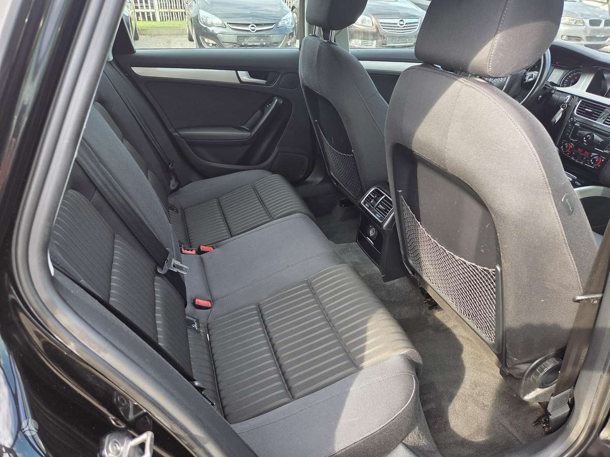 Audi A4 2010 — photo 13