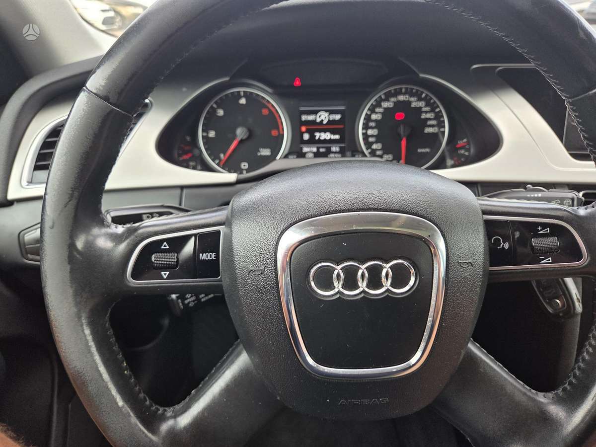Audi A4 2010 — photo 17