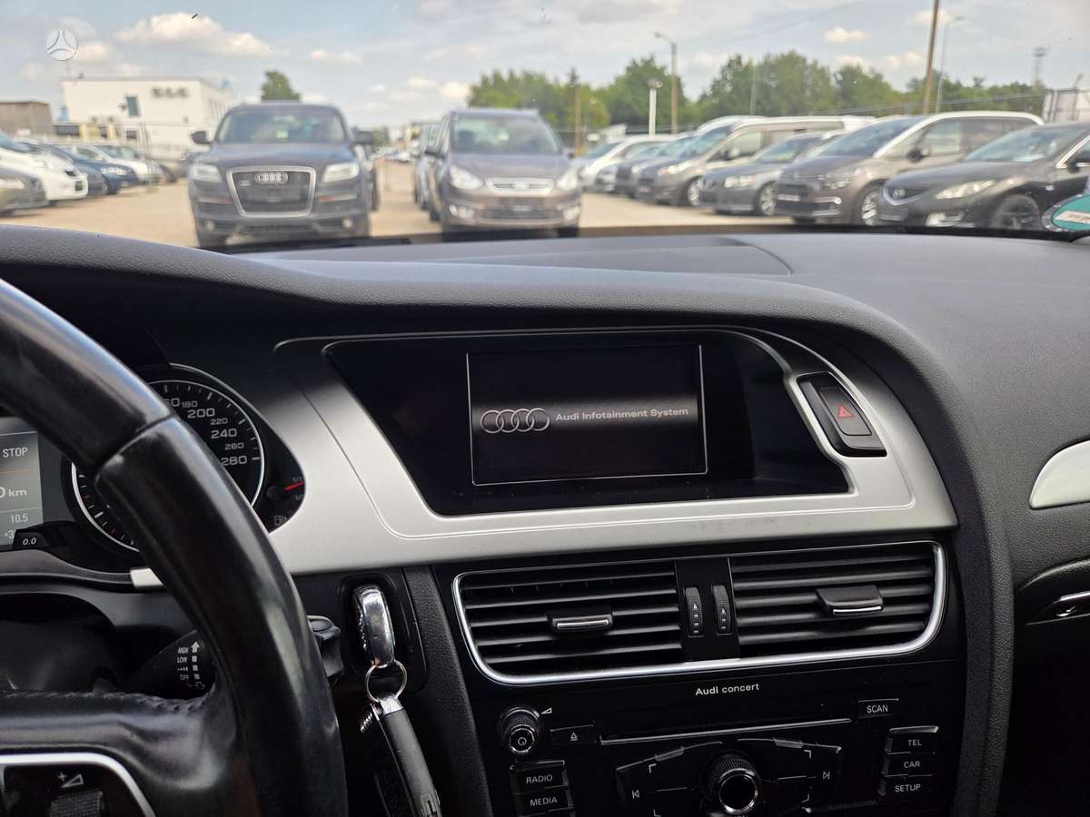 Audi A4 2010 — photo 19