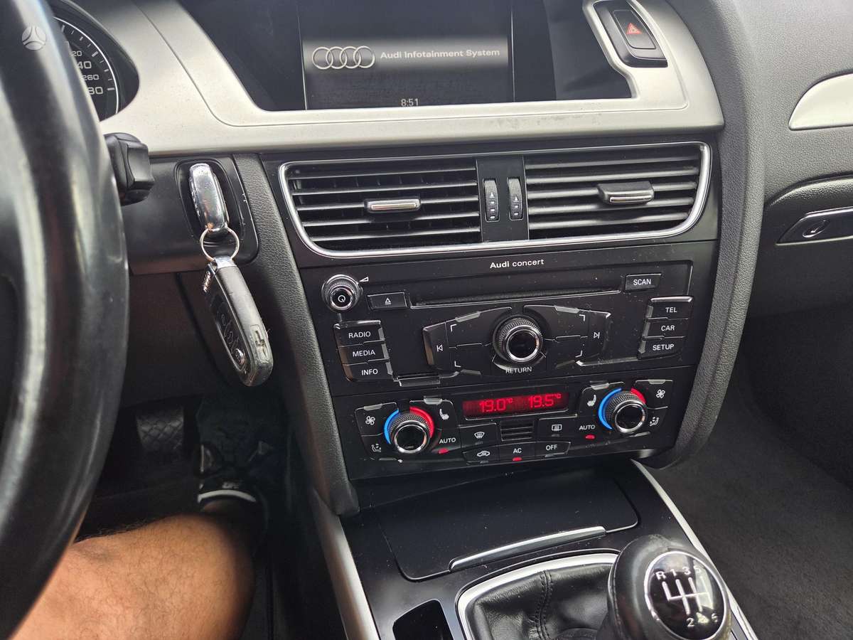 Audi A4 2010 — photo 20