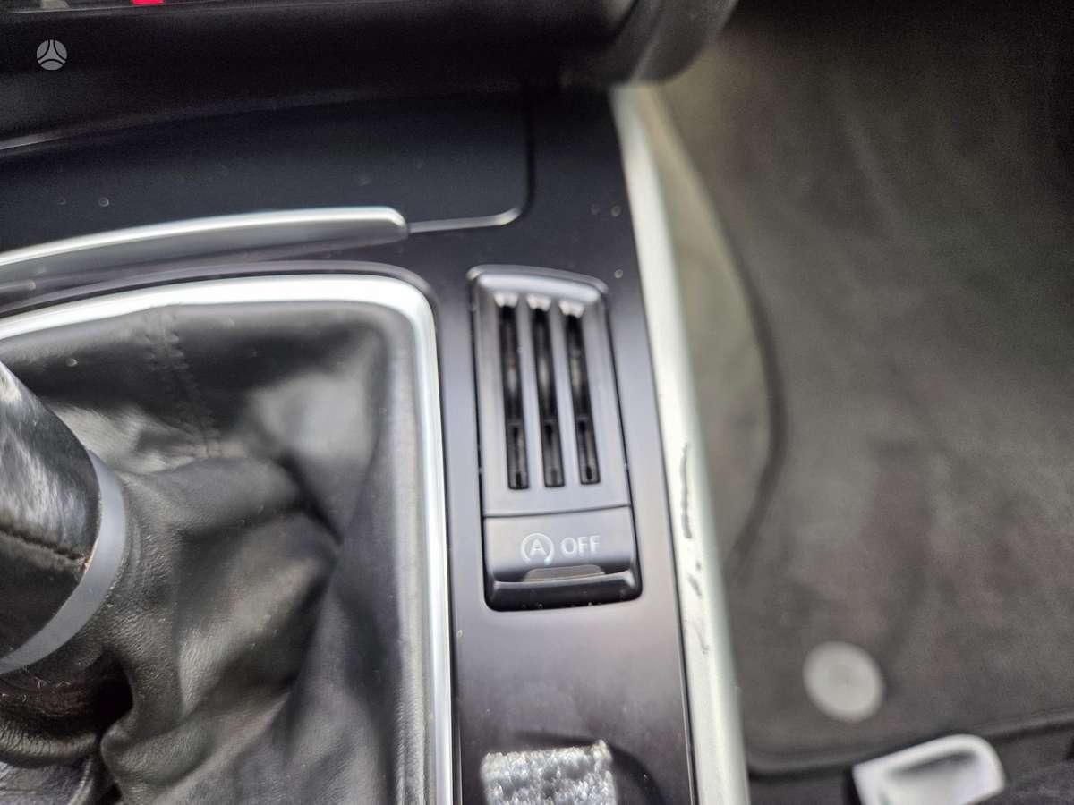 Audi A4 2010 — photo 22
