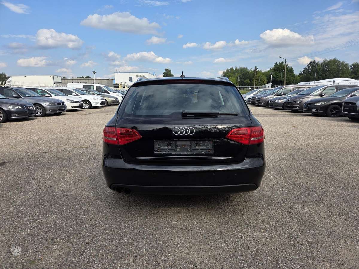 Audi A4 2010 — photo 5