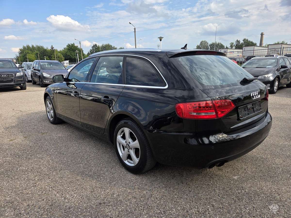 Audi A4 2010 — photo 6