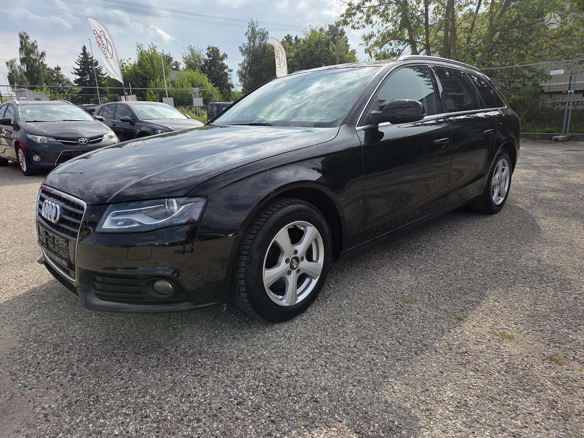 Audi A4 2010 — photo 8