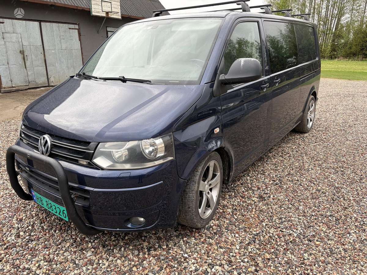 Volkswagen Transporter 2011 — interior