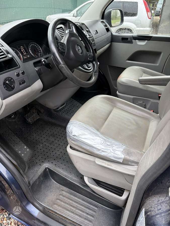Volkswagen Transporter 2011 — photo 6