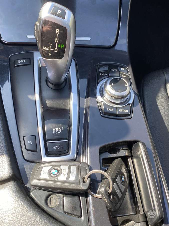 BMW 520 2011 — photo 10