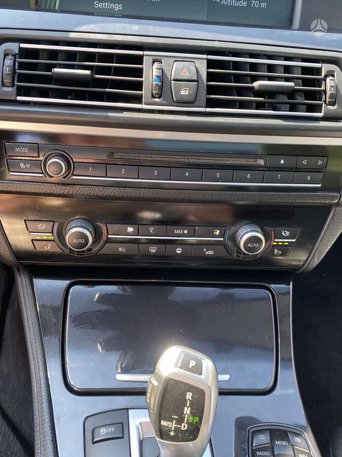 BMW 520 2011 — photo 13