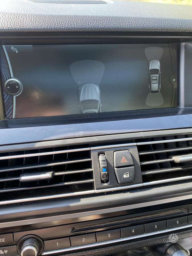 BMW 520 2011 — photo 17