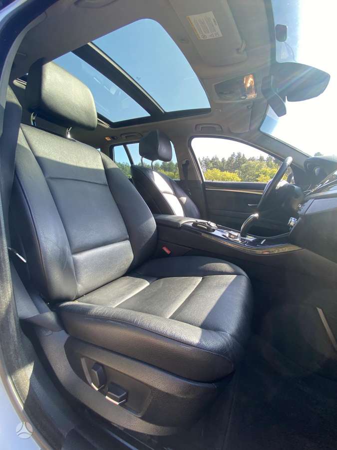 BMW 520 2011 — photo 7