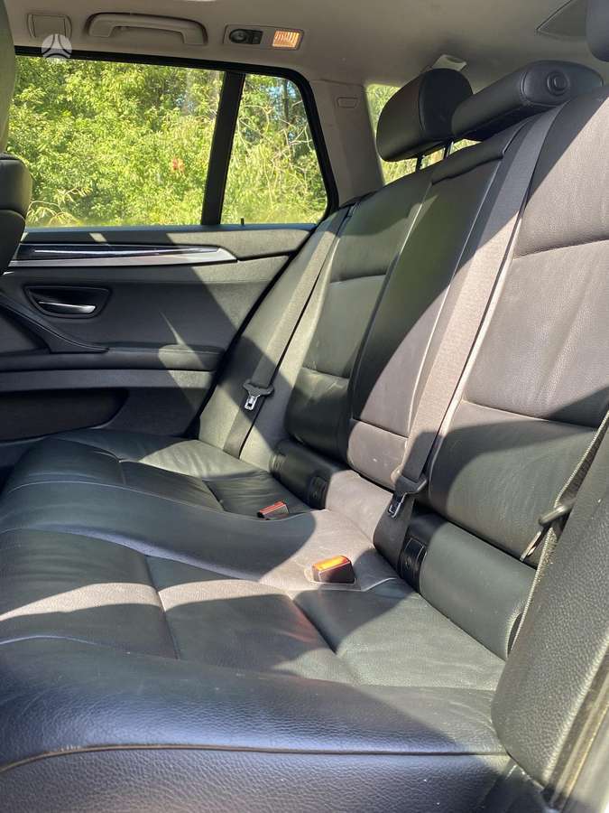 BMW 520 2011 — photo 9