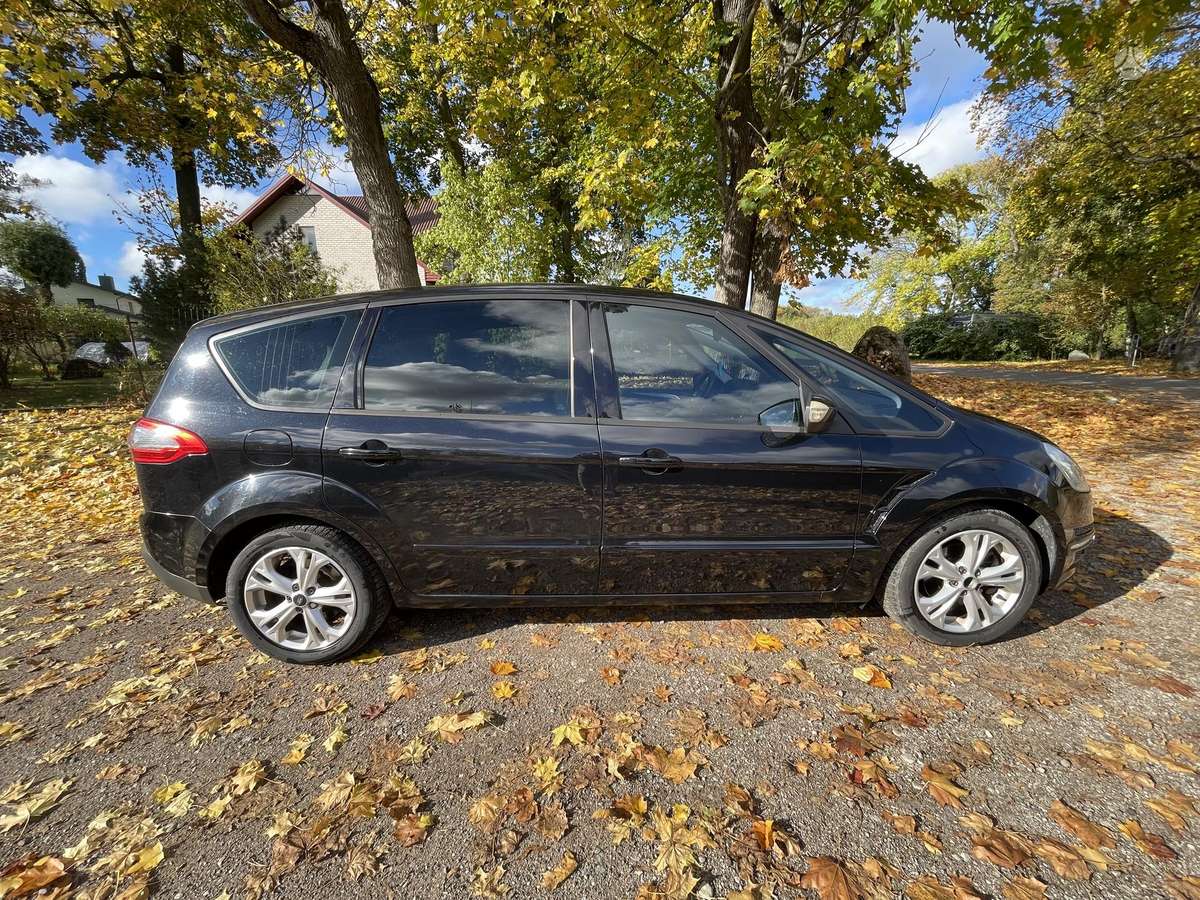 Ford S-MAX 2012 — photo 10