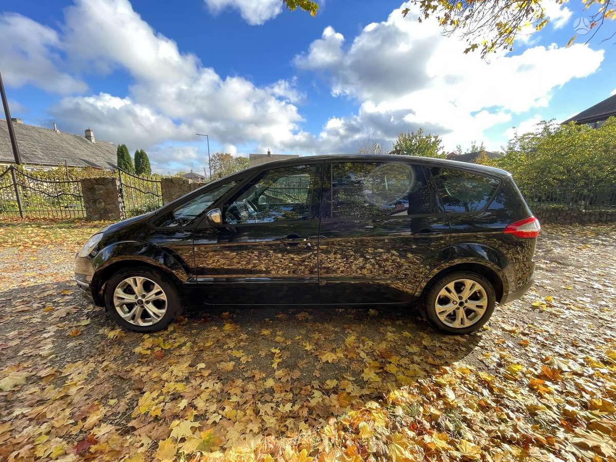Ford S-MAX 2012 — photo 11