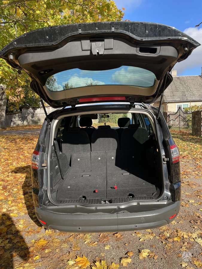 Ford S-MAX 2012 — photo 16