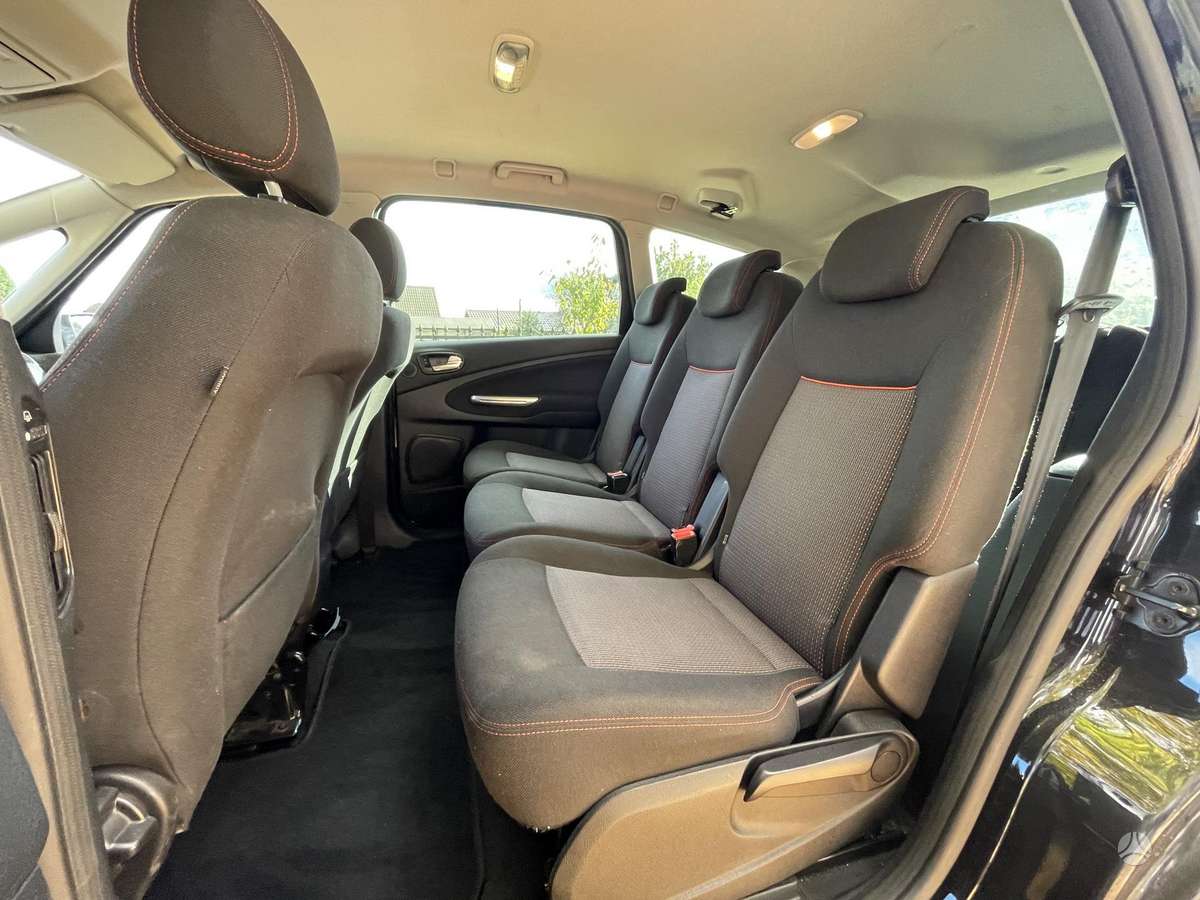 Ford S-MAX 2012 — photo 19