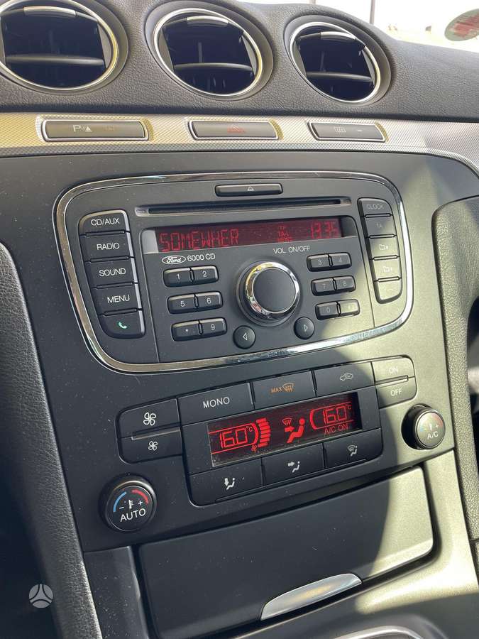 Ford S-MAX 2012 — photo 22