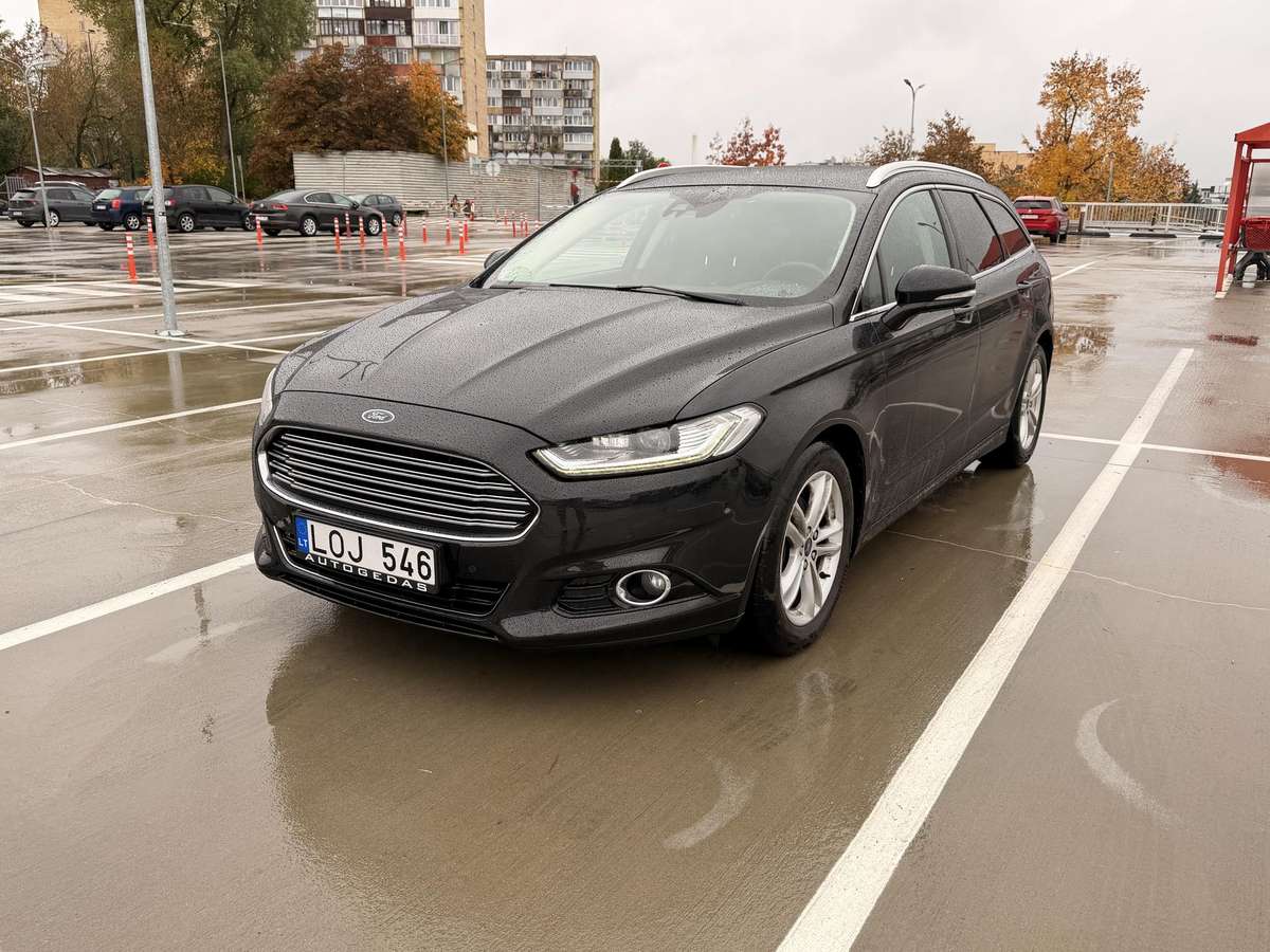 Ford Mondeo 2015 — rear view