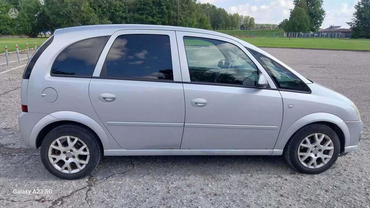 Opel Meriva 2006 — салон