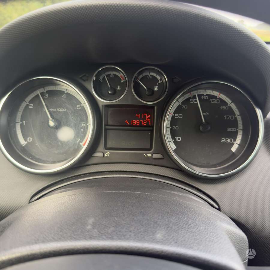 Peugeot 308 2010 — photo 12