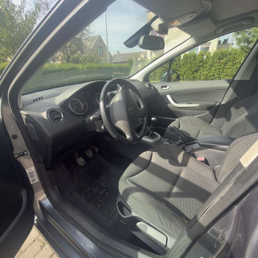 Peugeot 308 2010 — photo 15
