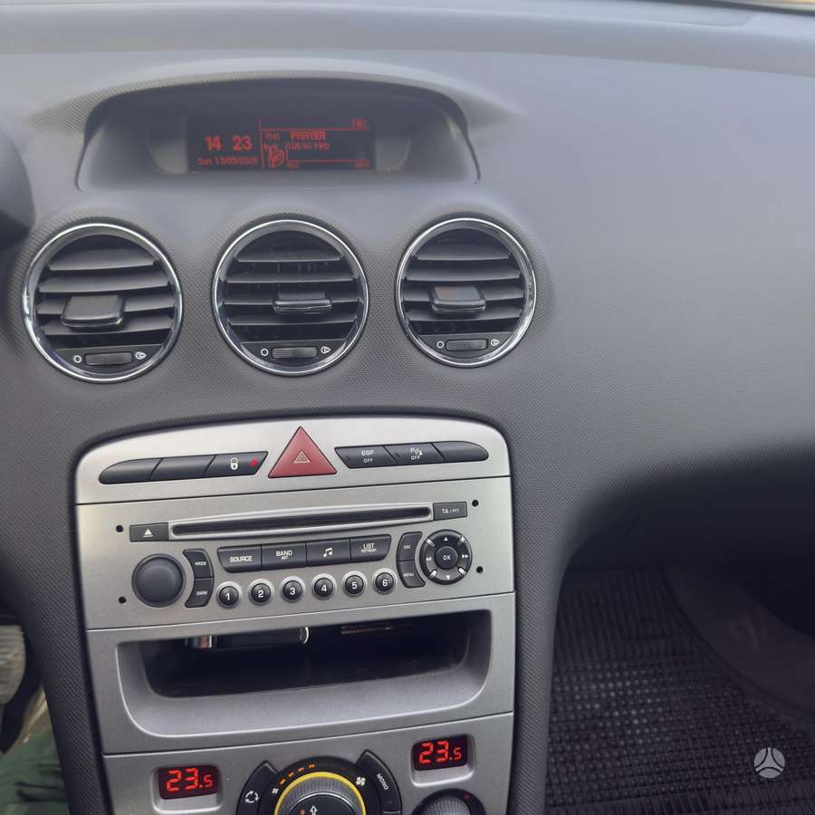 Peugeot 308 2010 — photo 16