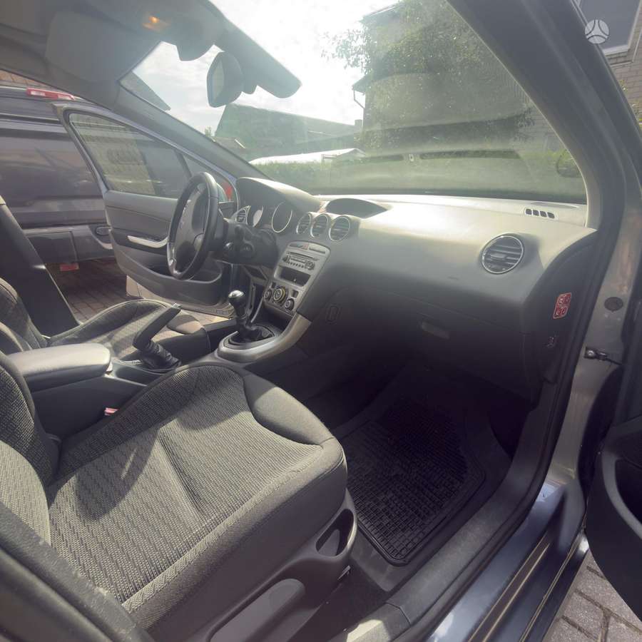 Peugeot 308 2010 — photo 17