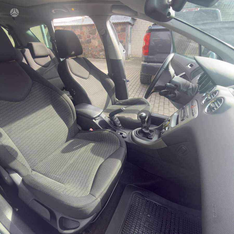 Peugeot 308 2010 — photo 18