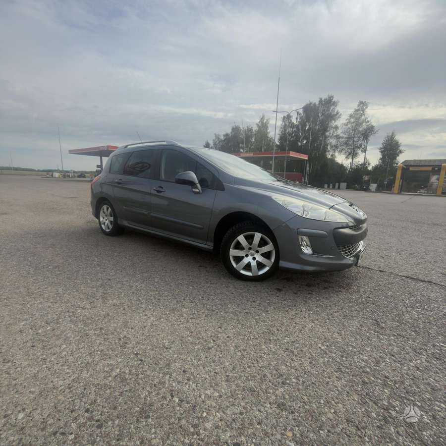Peugeot 308 2010 — rear view