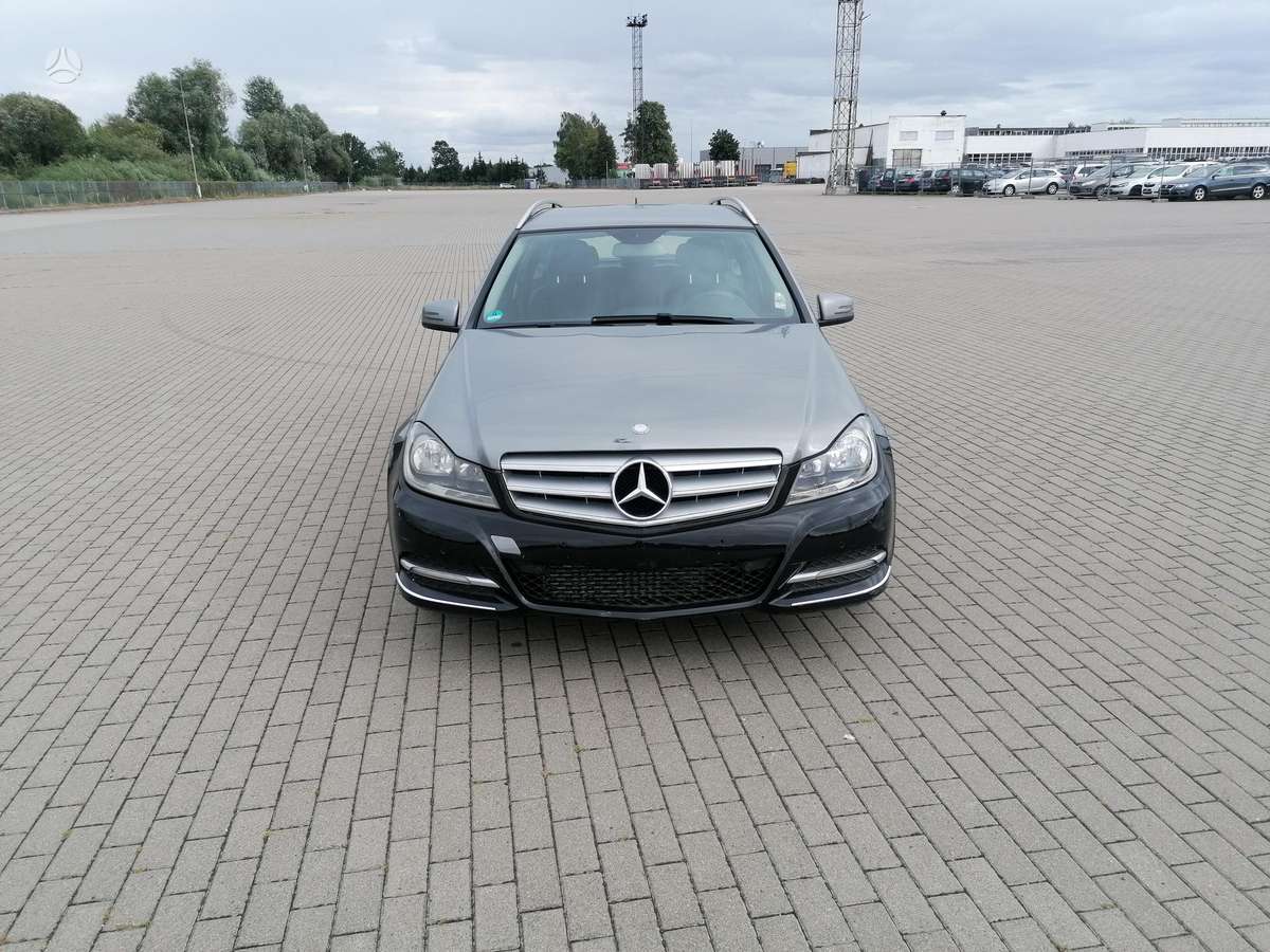 Mercedes-Benz C180 2013 — rear view