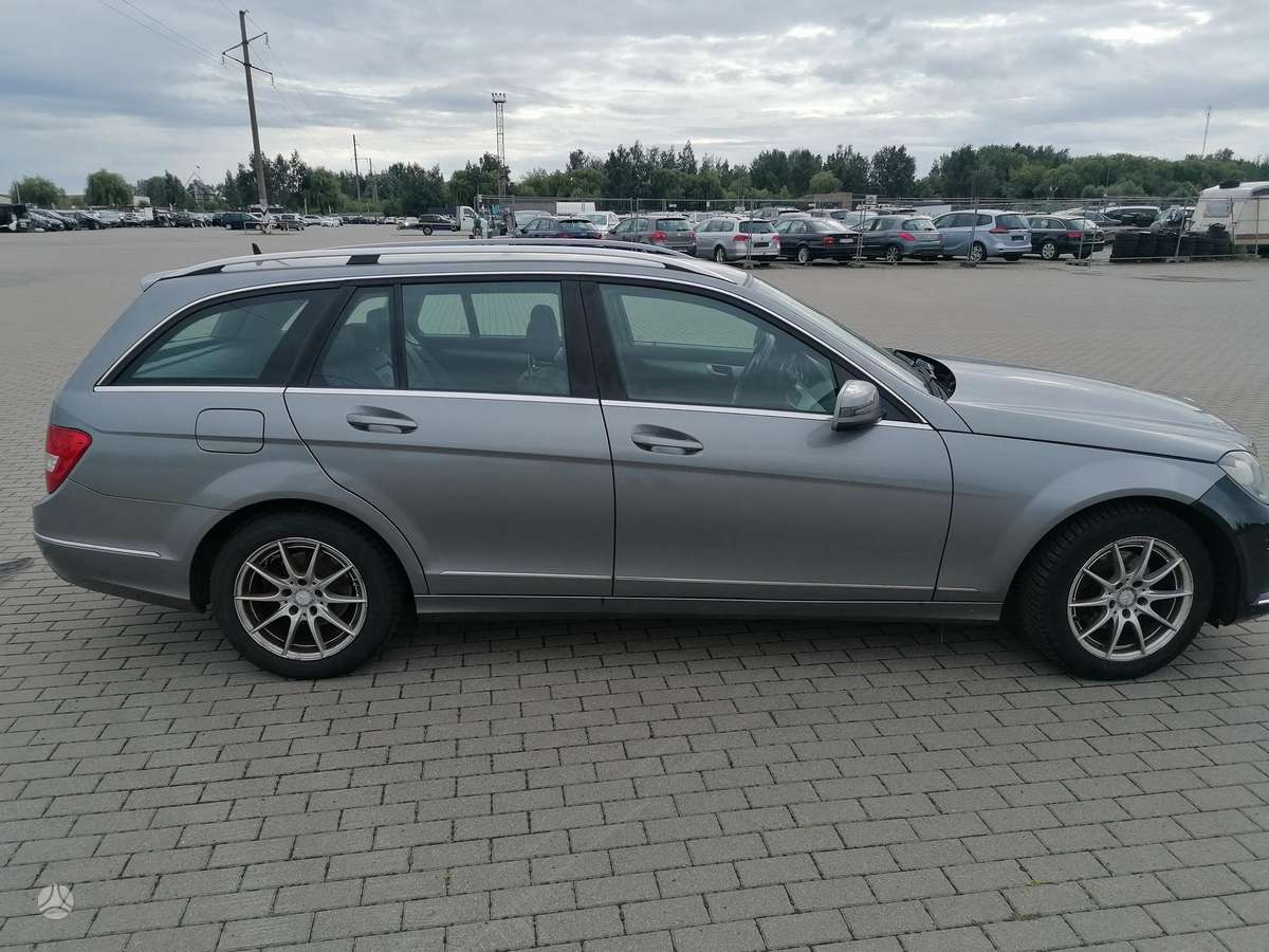 Mercedes-Benz C180 2013 — engine 1600 cm³, 156 HP (115kW)