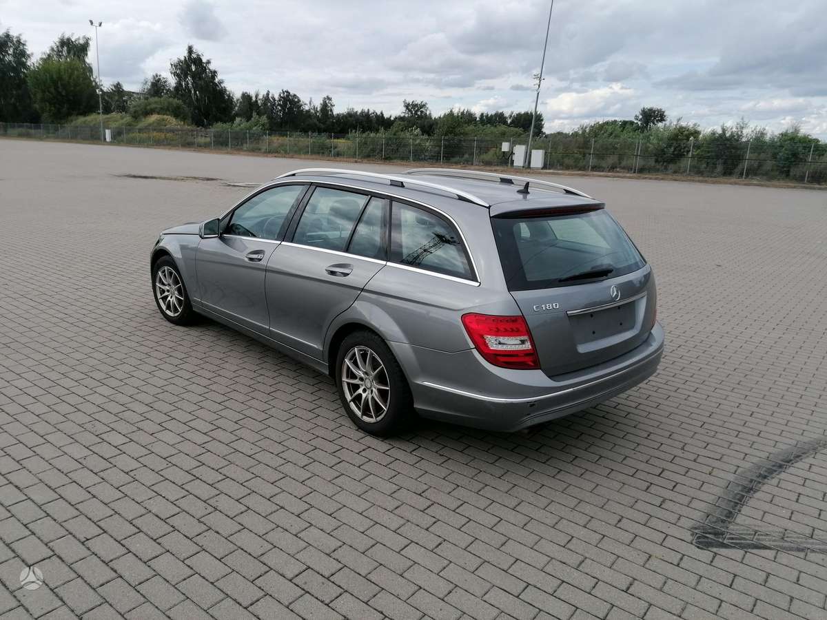 Mercedes-Benz C180 2013 — photo 8