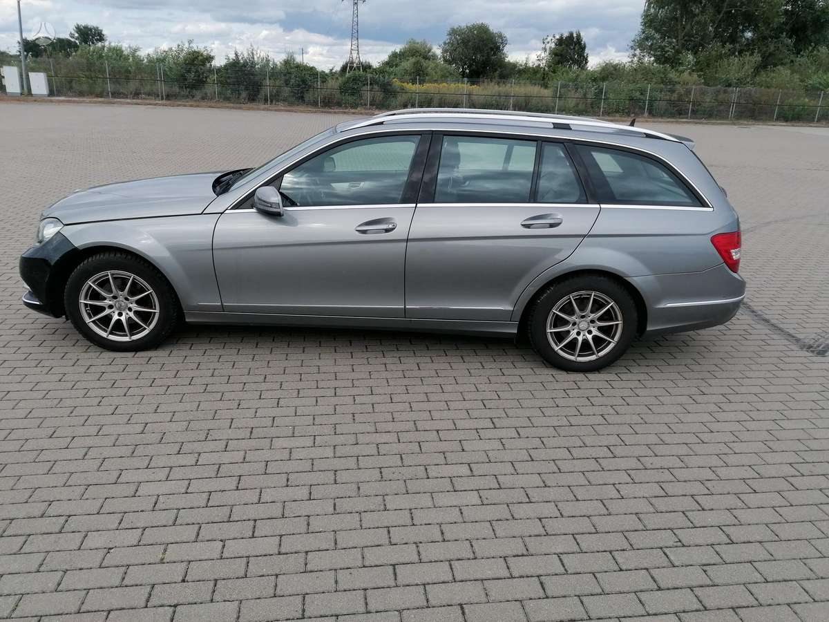 Mercedes-Benz C180 2013 — photo 9