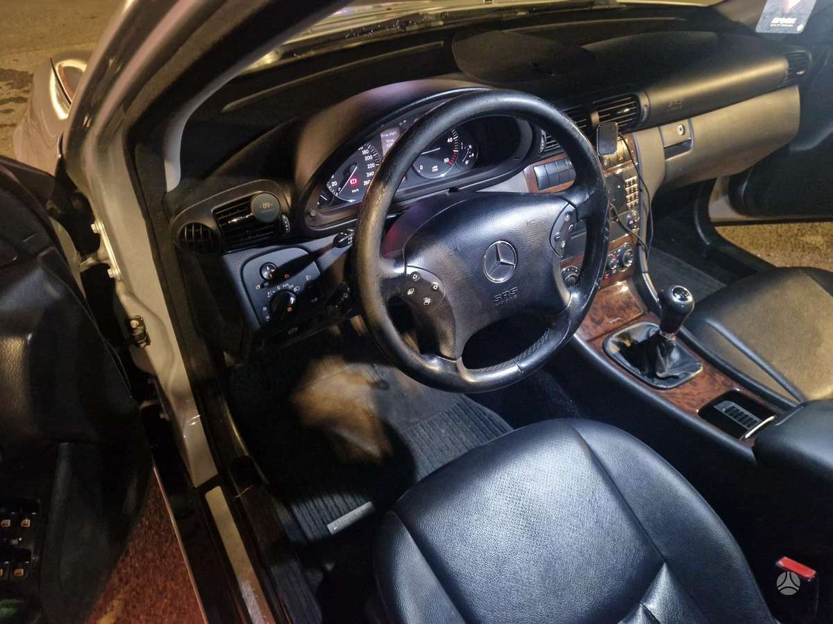 Mercedes-Benz C220 2007 — photo 13