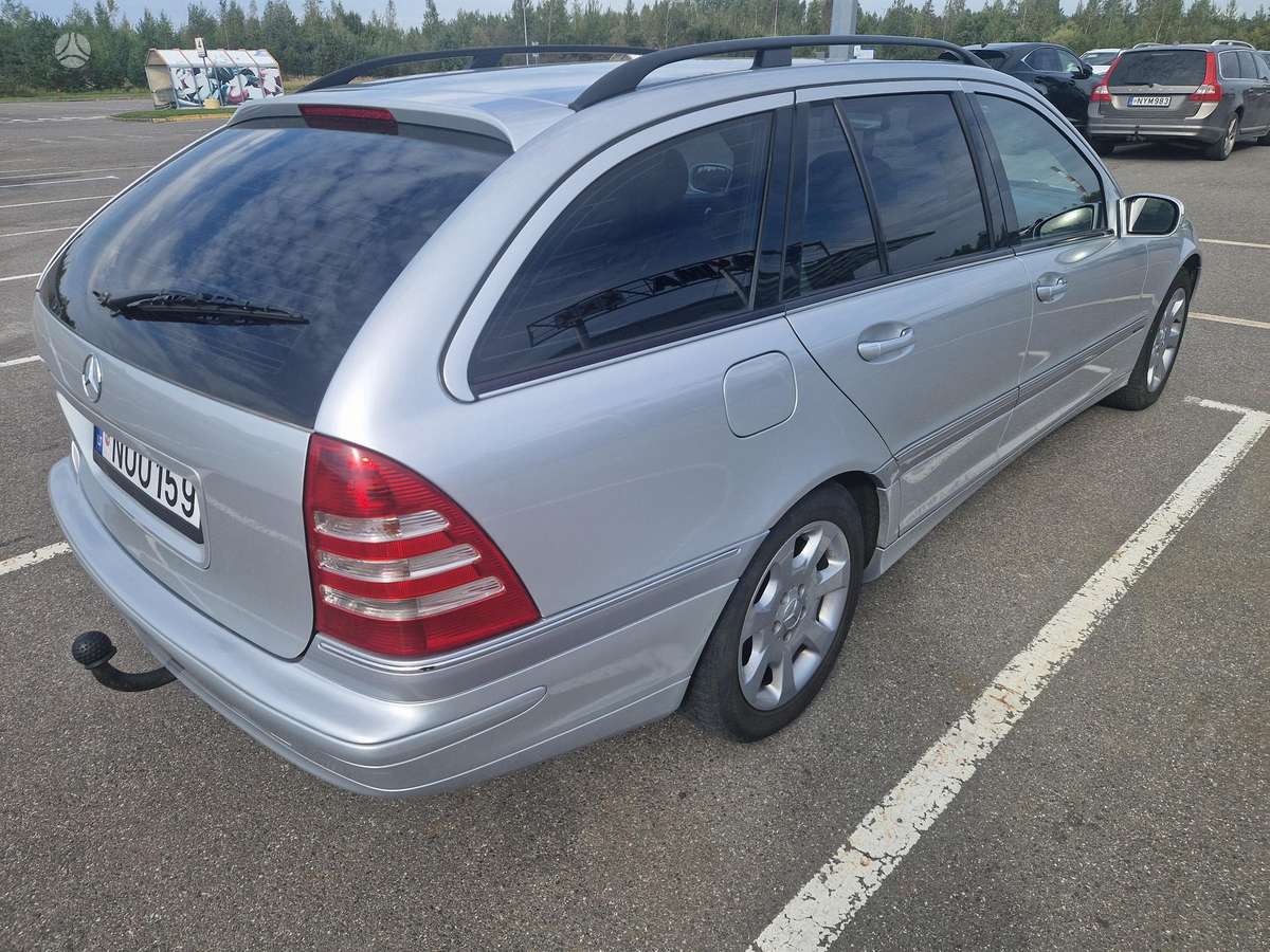 Mercedes-Benz C220 2007 — interior