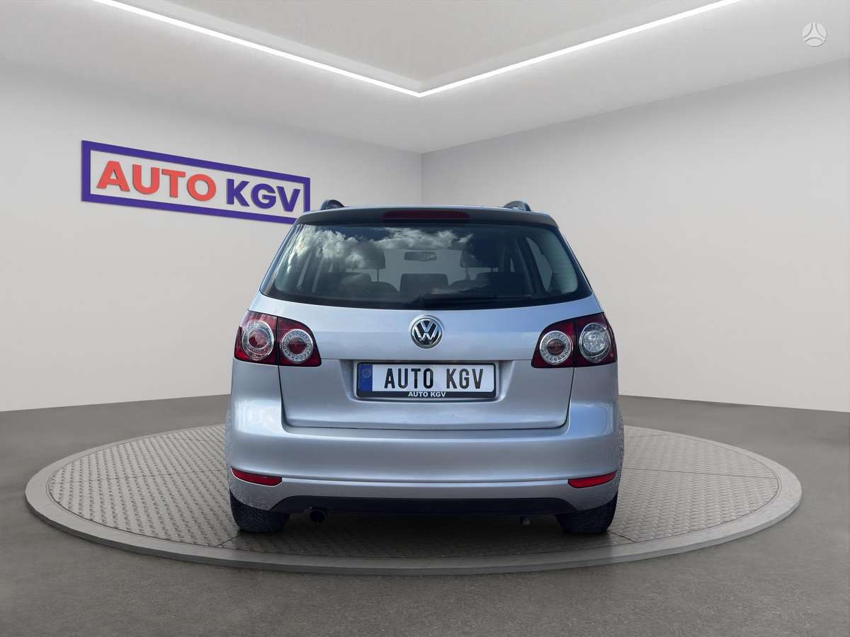 Volkswagen Golf 2009 — engine 1600 cm³, 105 HP (77kW)