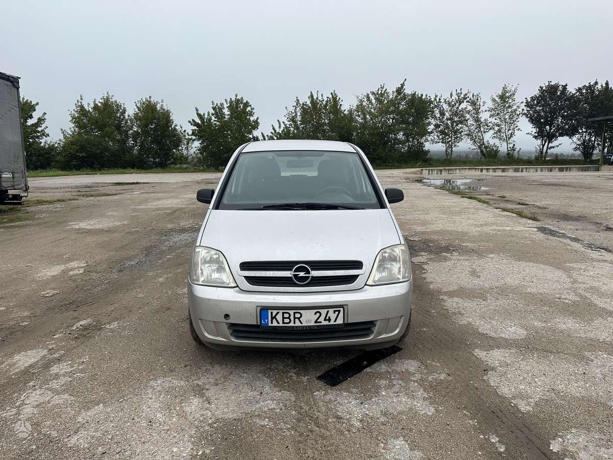 Opel Meriva 2005 — вигляд ззаду