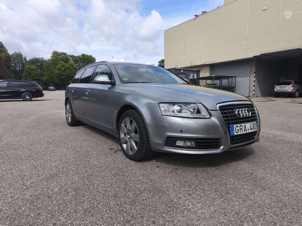 Audi A6 2010 — вигляд ззаду