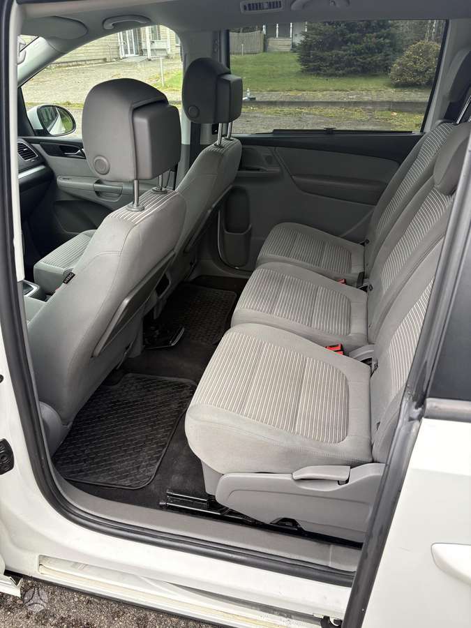 Seat Alhambra 2012 — photo 15