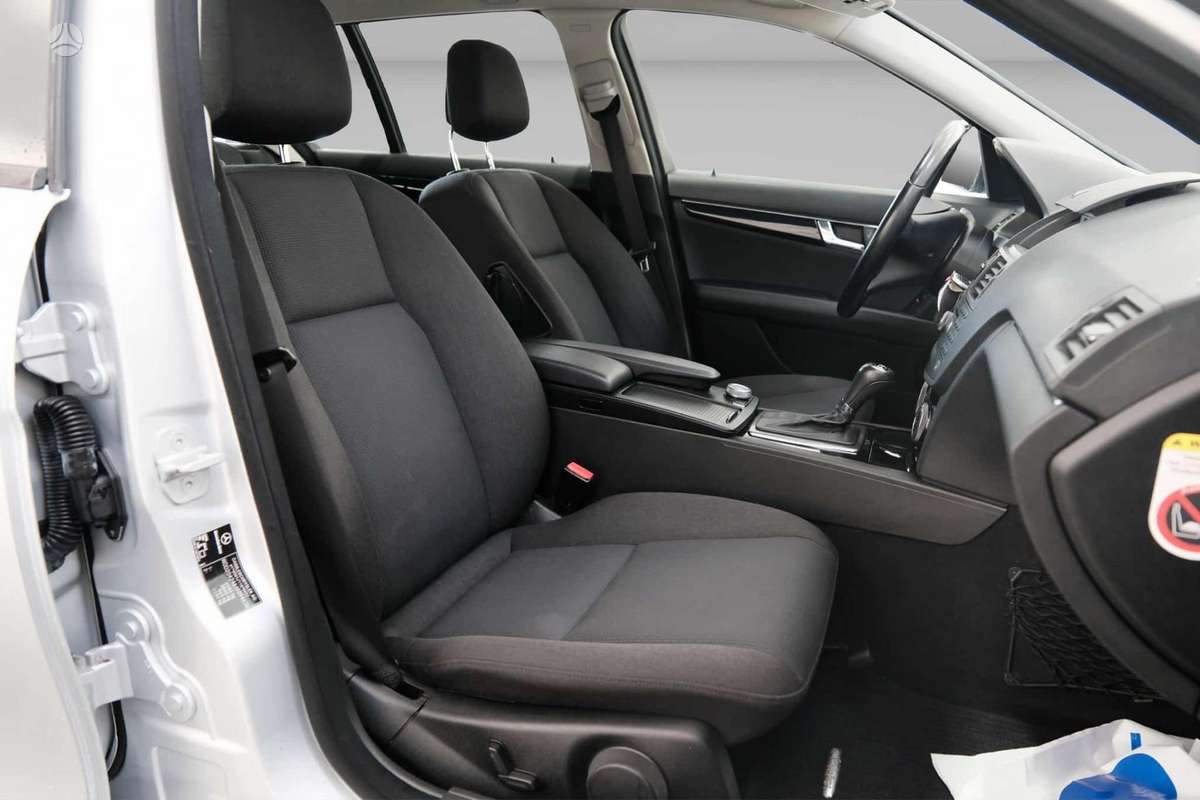 Mercedes-Benz C180 2008 — photo 11