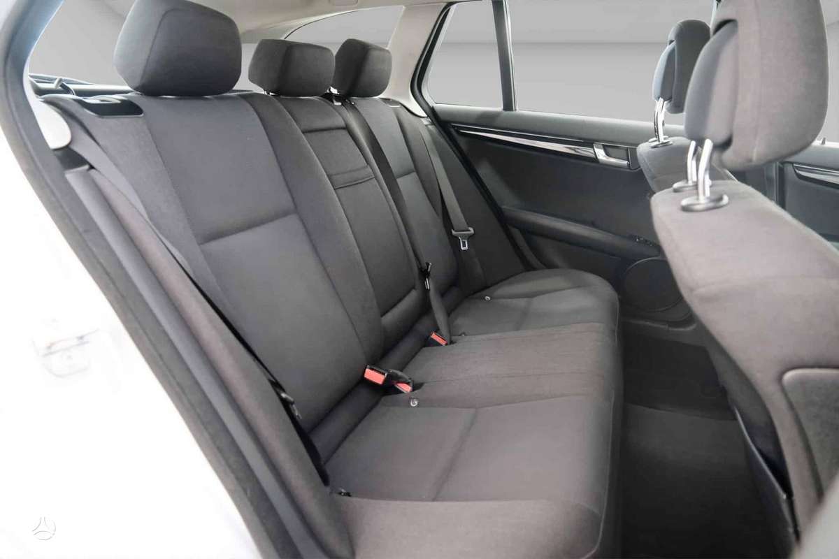 Mercedes-Benz C180 2008 — photo 12