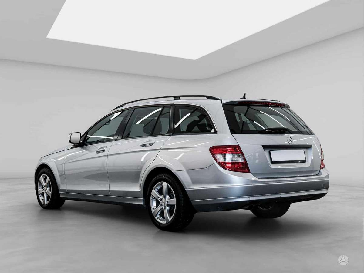 Mercedes-Benz C180 2008 — rear view