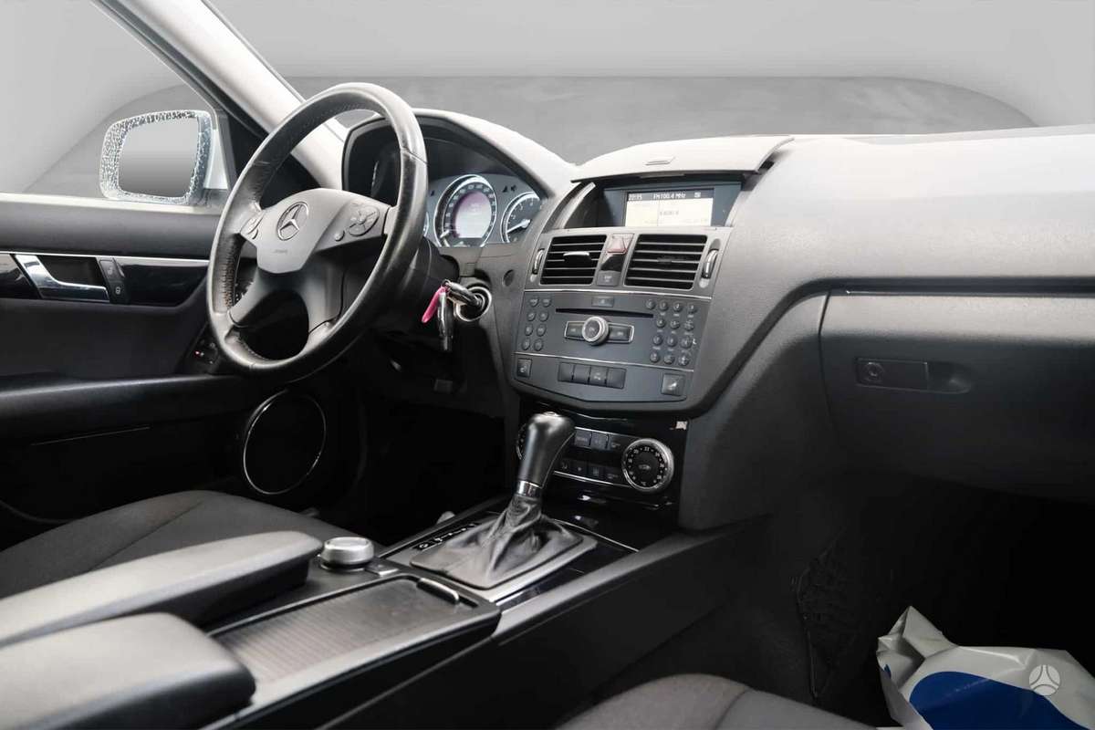 Mercedes-Benz C180 2008 — photo 7